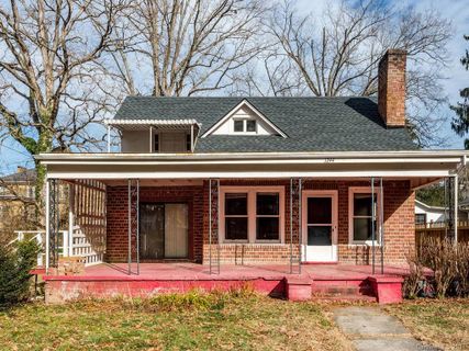 1244 Highland Avenue sold home in Hyman Heights, Hendersonville, NC