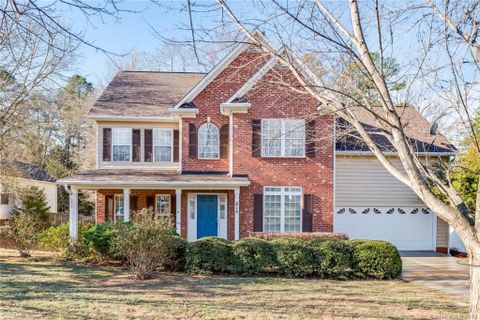 815 Savannah Place Drive