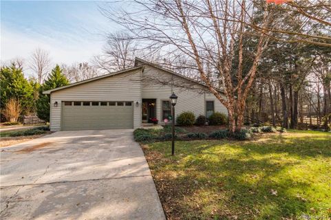 7427 Sheffingdell Drive sold home in Cedar Woods, Charlotte, NC