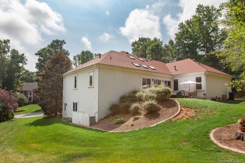 1004 Berwick Court