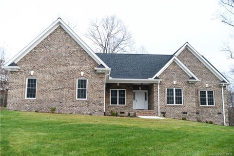 338 Seven Springs Loop