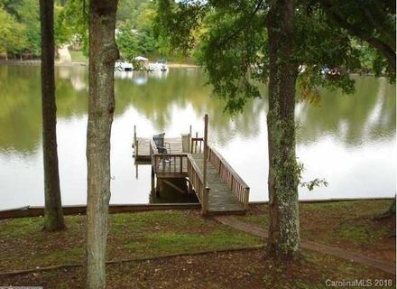 513 Hickory Point Drive 29 sold home in High Rock Lake, Lexington, NC