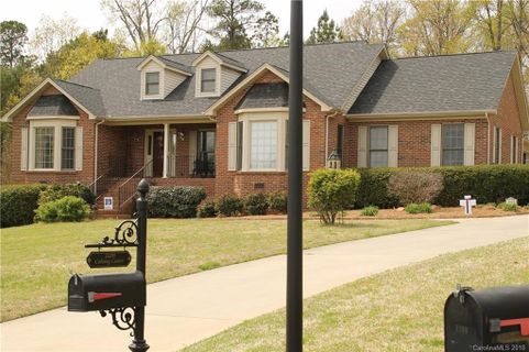 1109 Colony Court sold home in Forest Brook, Gastonia, NC