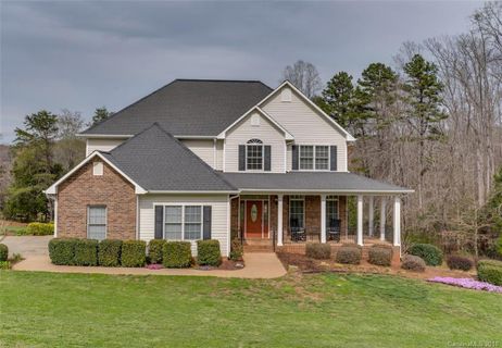 225 Woodridge Drive