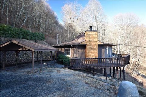 1496 Apple Creek Road