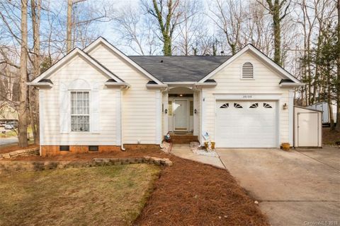 16106 Amber Field Drive sold home in Harvest Point, Huntersville, NC