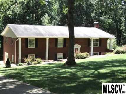 3113 Lyndhurst Drive sold home in Beacon Hills, Lenoir, NC