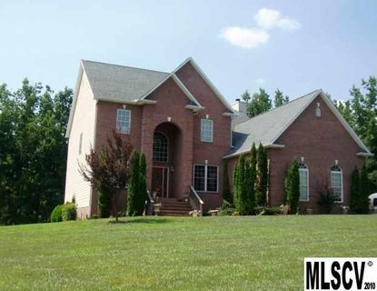 3896 Heatherbrook Trail