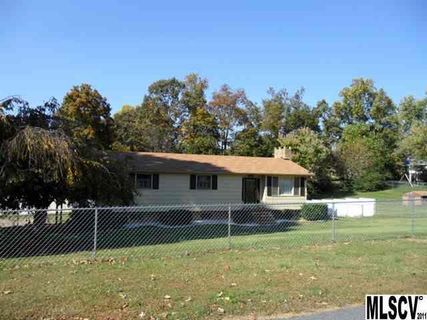 2203 Colonial Lane