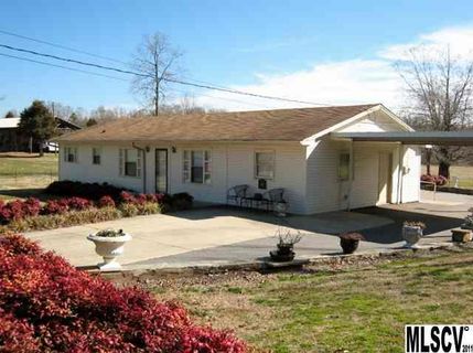 1427 Robin Road