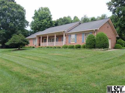 1137 Woodlawn Circle
