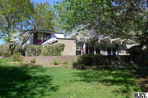 84 17th Avenue Court