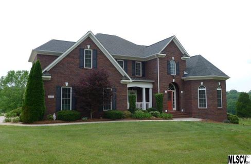 1105 Mayfield Circle