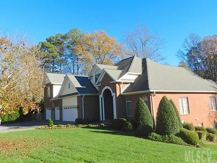 821 10th Ave Drive