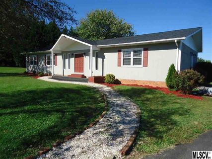 1935 Boxwood Court