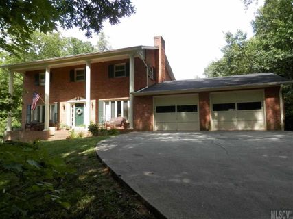 2142 Wendwood Drive sold home in Beacon Hills, Lenoir, NC