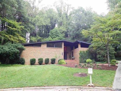 229 Oak Circle