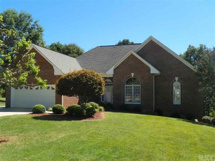 11 Greenway Drive