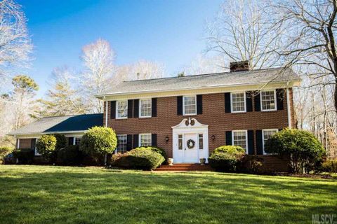 1701 Knolls Drive