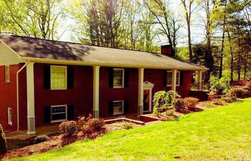 3113 Lyndhurst Drive sold home in Beacon Hills, Lenoir, NC