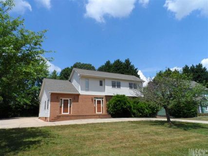 2911 8th Street Court
