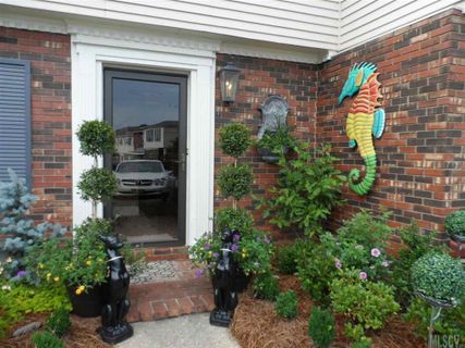 2705 N Center Street 38