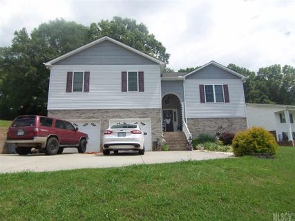 2135 Olde Farm Road sold home in Olde Farm, Hudson, NC