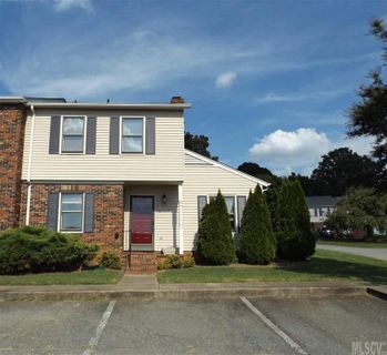 2705 N Center Street 43