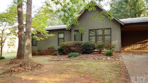 1838 Woodridge Circle