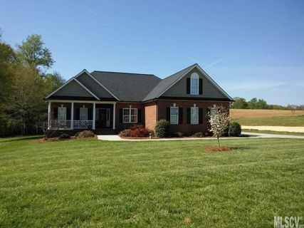 924 Clear Creek Circle