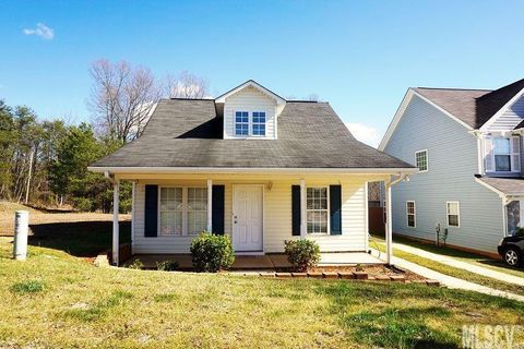 405 Eastway Lane