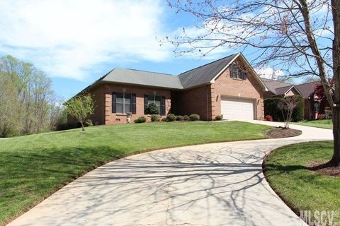 212 Mooreland Drive sold home in Forest Meadows, Conover, NC