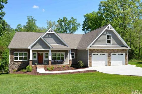 3450 4th Street Boulevard sold home in Northmoor, Hickory, NC