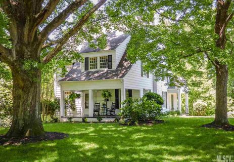 1051 14th Avenue Drive sold home in Forest Park, Hickory, NC