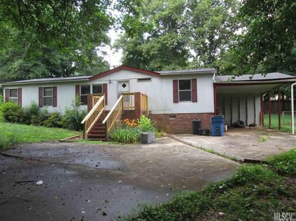 3211 Berry Court sold home in The Meadows, Lenoir, NC