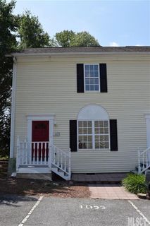 1053 19th Street sold home in heather gardens, Hickory, NC