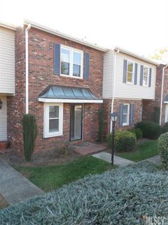 2705 N Center Street 60