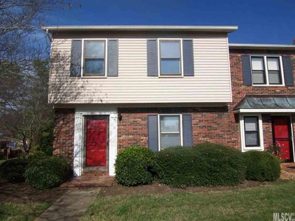 2705 N Center Street 36