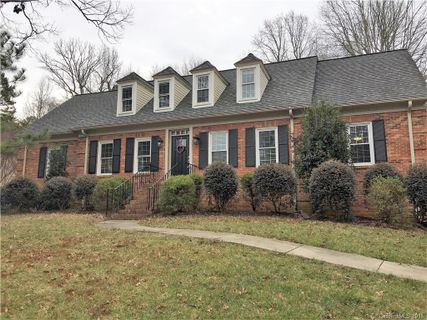 9020 Peyton Randolph Drive sold home in Williamsburg Raintree, Charlotte, NC