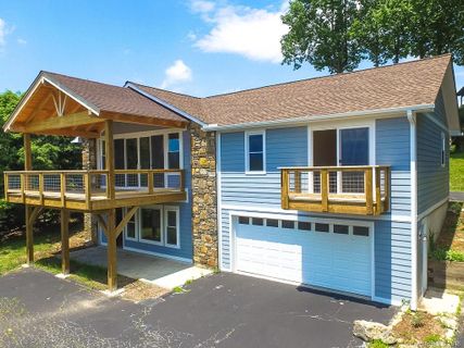 4351 Laurel Park Highway sold home in Fleetwood Estates, Hendersonville, NC