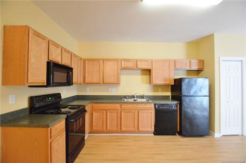 7041 Somerset Springs Drive sold home in Somerset Springs, Charlotte, NC