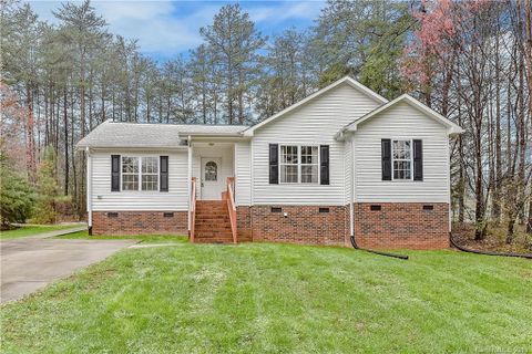 7395 Executive Circle sold home in Lakeshore, Denver, NC