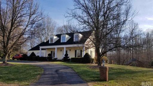 1223 Creekside Drive sold home in Oak Creek, Conover, NC