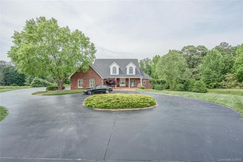 1427 Stone Gate Drive sold home in Stone Gate, Shelby, NC