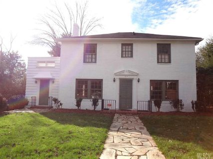 414 Westview Street