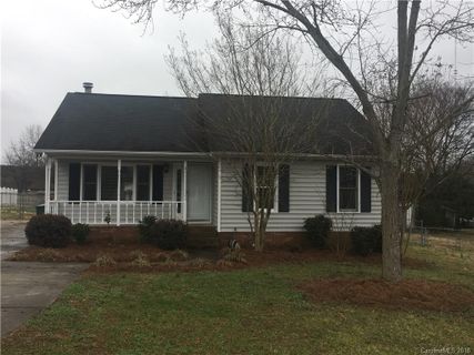 3367 Farm Lake Drive