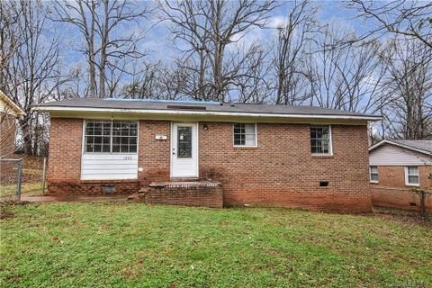 1933 Longleaf Drive