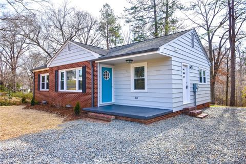 198 Mona Avenue sold home in Meadow Park, Concord, NC