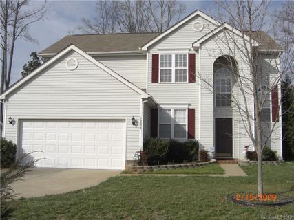 10032 Highlands Crossing Drive sold home in South Hampton, Charlotte, NC