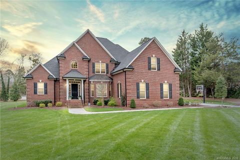 3801 Saint Regis Drive